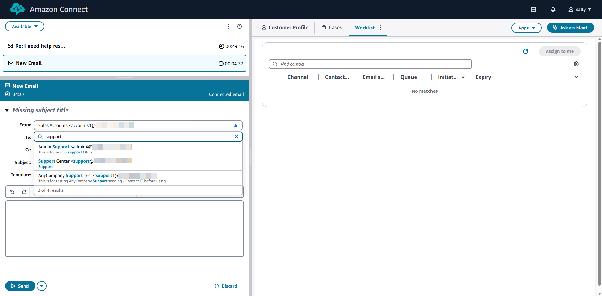 El selector de direcciones de origen, que muestra el cuadro de búsqueda, y las direcciones de correo electrónico, que se muestran con nombres de remitentes, direcciones de correo electrónico y descripciones fáciles de entender.