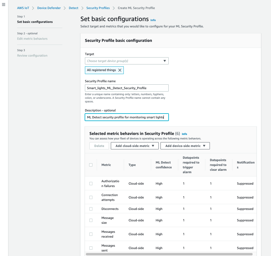 Page de configuration Créer un profil de sécurité de machine learning avec l'option Tous les objets enregistrés sélectionnée comme Cible, la liste des comportements de métriques, tels que les échecs d'autorisation et les tentatives de connexion, et les options permettant d'ajouter des métriques côté cloud ou côté appareil.