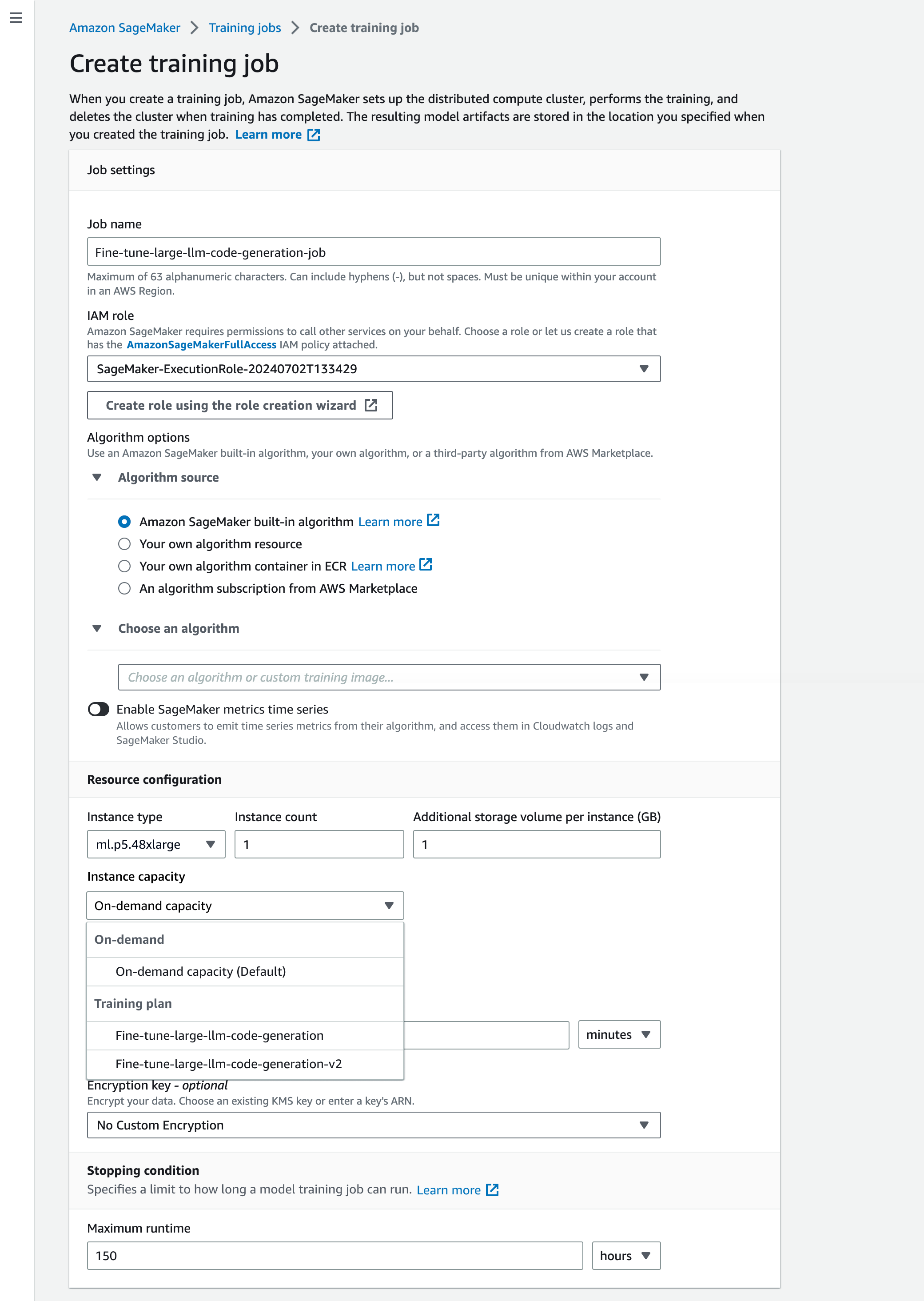 SageMaker Page de console AI pour créer un nouveau poste de formation. La page affiche diverses options de configuration, notamment les paramètres de tâche, les options d’algorithme, la configuration des ressources, la sélection du plan d’entraînement et les conditions d’arrêt.
