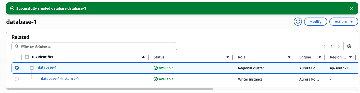 Status database menunjukkan Tersedia setelah pembuatan berhasil.