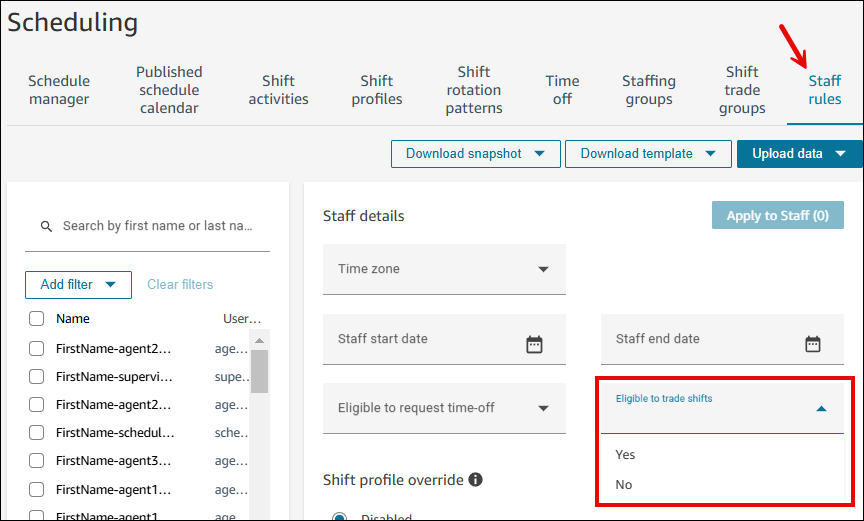 Halaman Penjadwalan, tab Aturan staf, daftar dropdown shift yang Memenuhi Syarat untuk berdagang.
