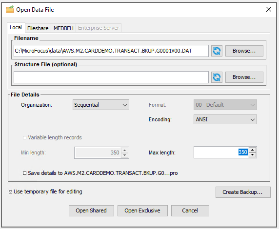Buka jendela File Data dengan tab lokal yang dipilih untuk menjelajahi kumpulan data.