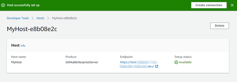 ホストのセットアップが完了し、ステータスが Available になっていることを示すコンソールのスクリーンショット。