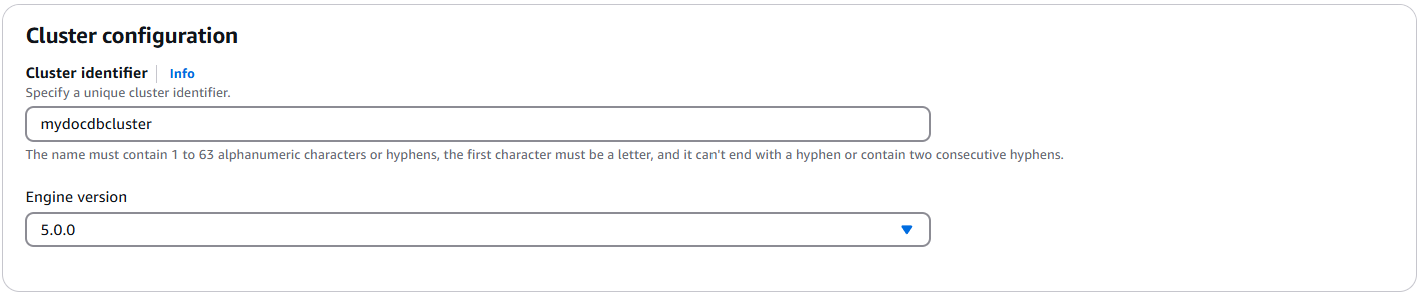식별자 및 엔진 버전 필드가 있는 데이터베이스 클러스터의 구성 양식입니다.