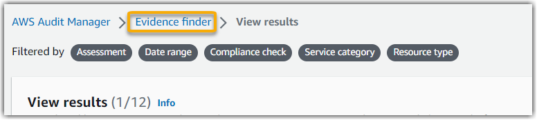 O menu de navegação estrutural na parte superior do console do Audit Manager, com o localizador de evidências destacado.