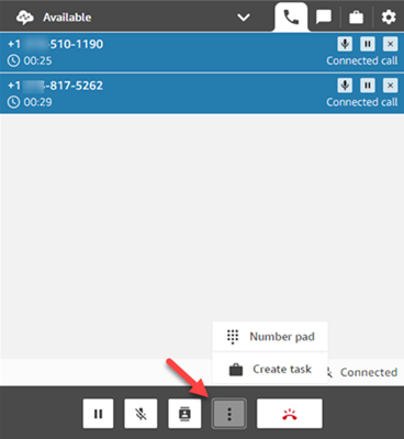 O CCP, vários participantes em uma chamada e o botão Mais na parte inferior do CCP.