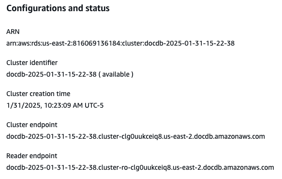 Seção Configurações e status mostrando os endpoints do cluster e do leitor.