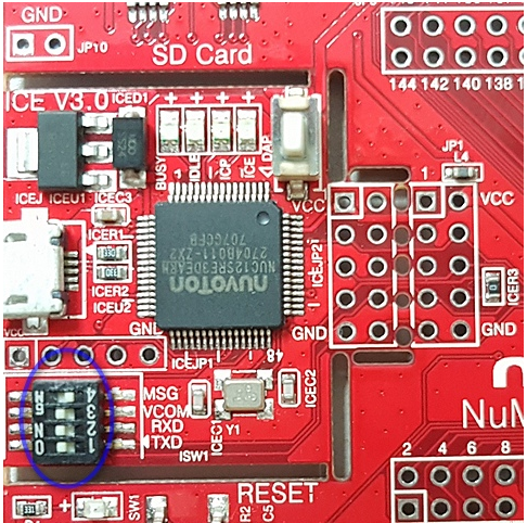Placa de circuito impresso com slot para cartão SD, microcontrolador, conexões e conectores de alimentação e reset identificados.