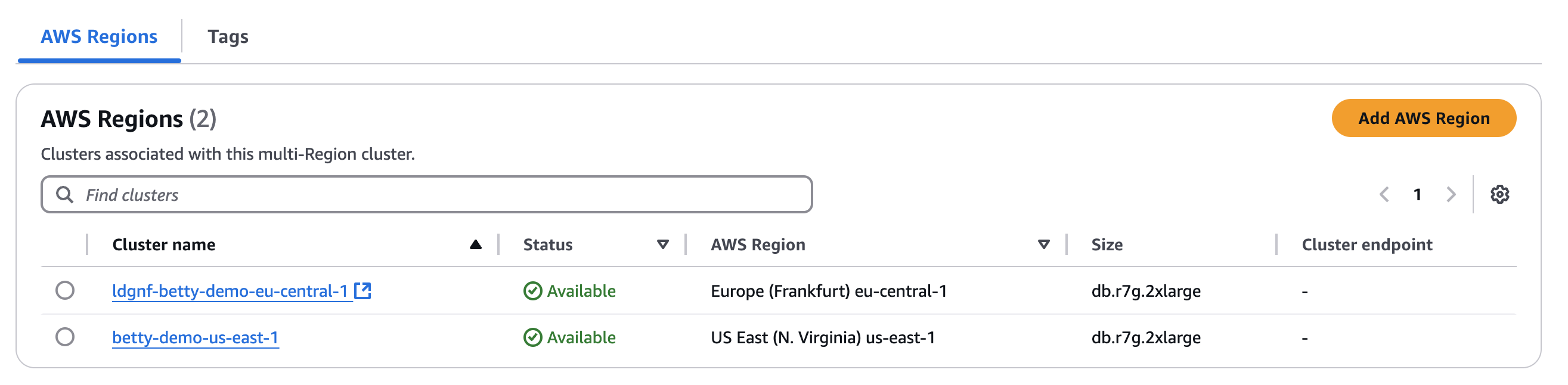 Visualização do console da seleção de um cluster multirregional de destino ao qual adicionar uma região.