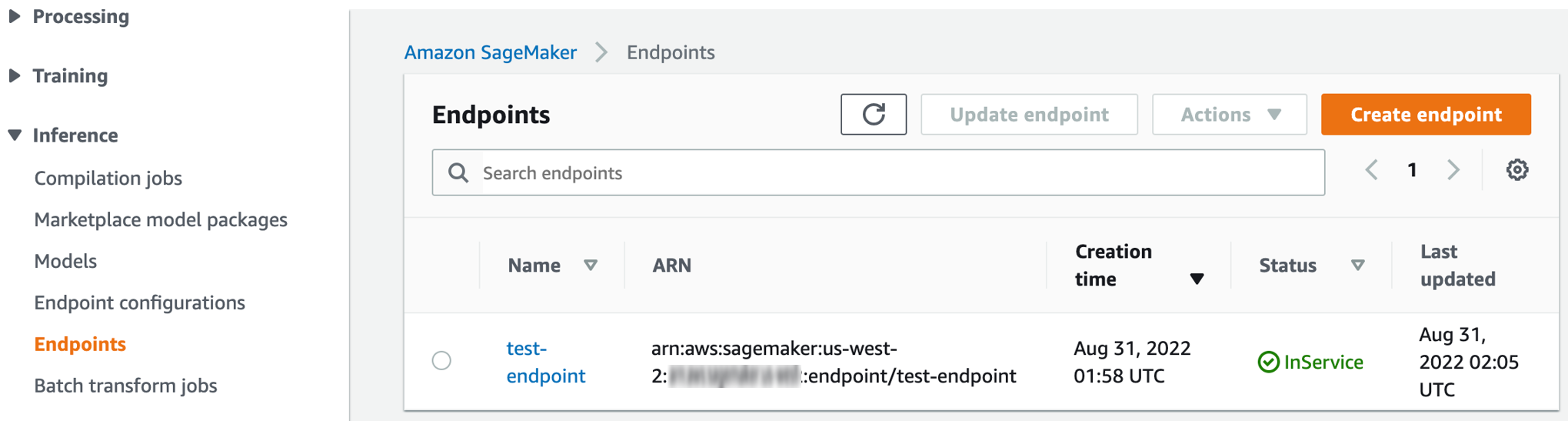SageMaker Console de IA: página de endpoints para criar um endpoint ou verificar o status do endpoint.