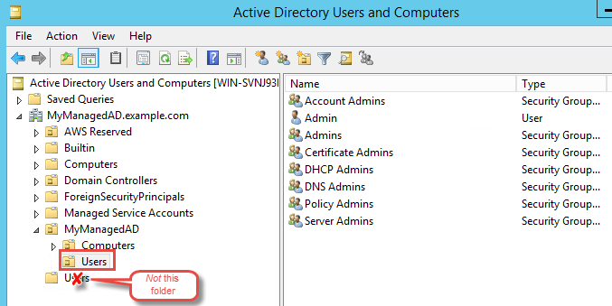 在 Active Directory 用户和计算机对话框中，将突出显示 Users 文件夹。